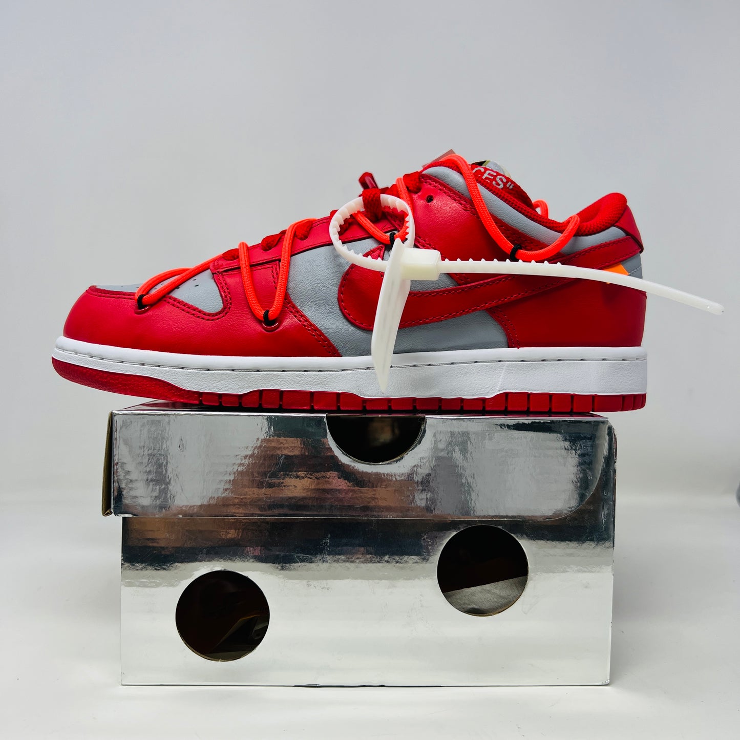 Nike Dunk Low Off White UNLV