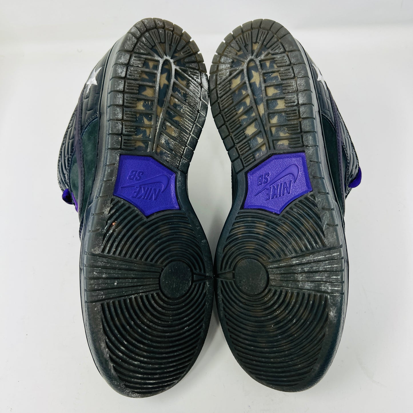 Nike SB Dunk Low Familia First Avenue