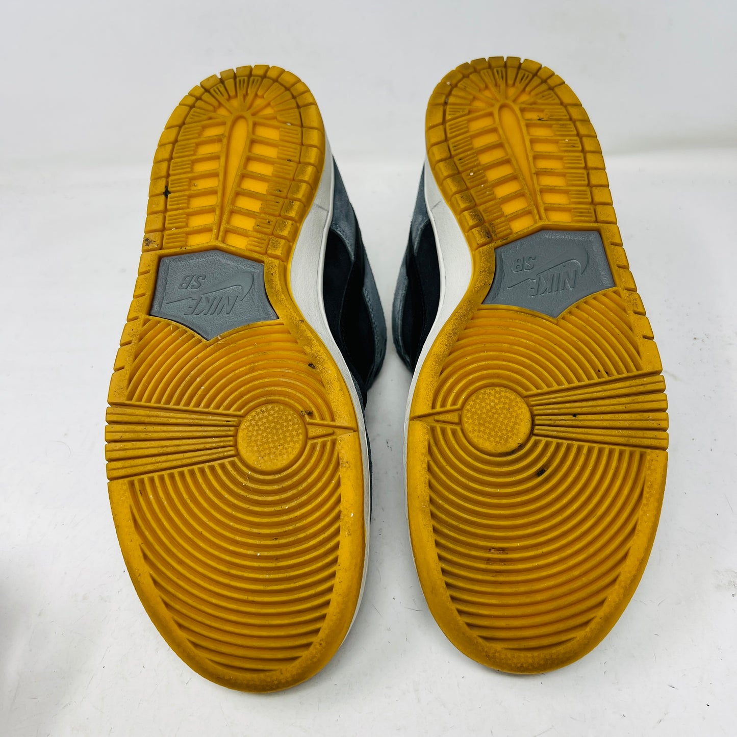 Nike SB Dunk Low Dark Smoke Grey