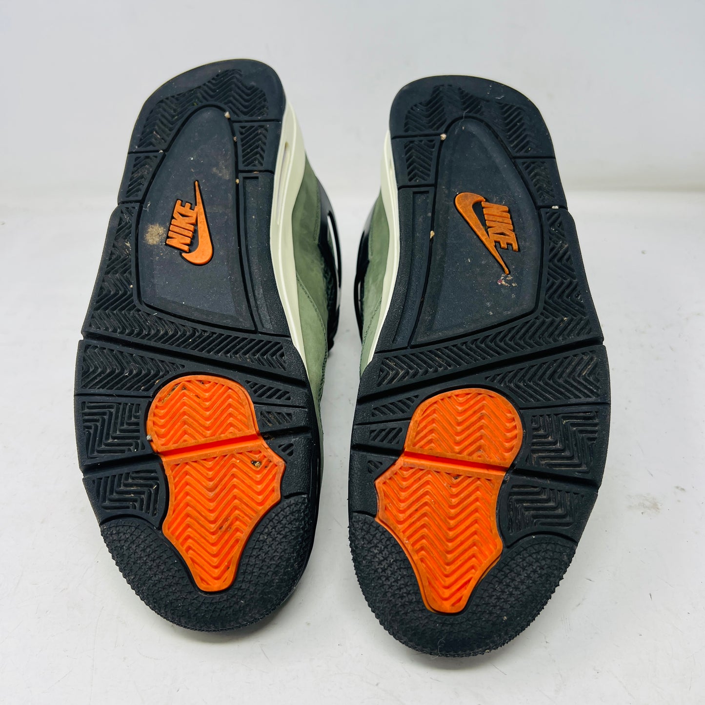Jordan 4 Retro OG SP Undefeated (2025)