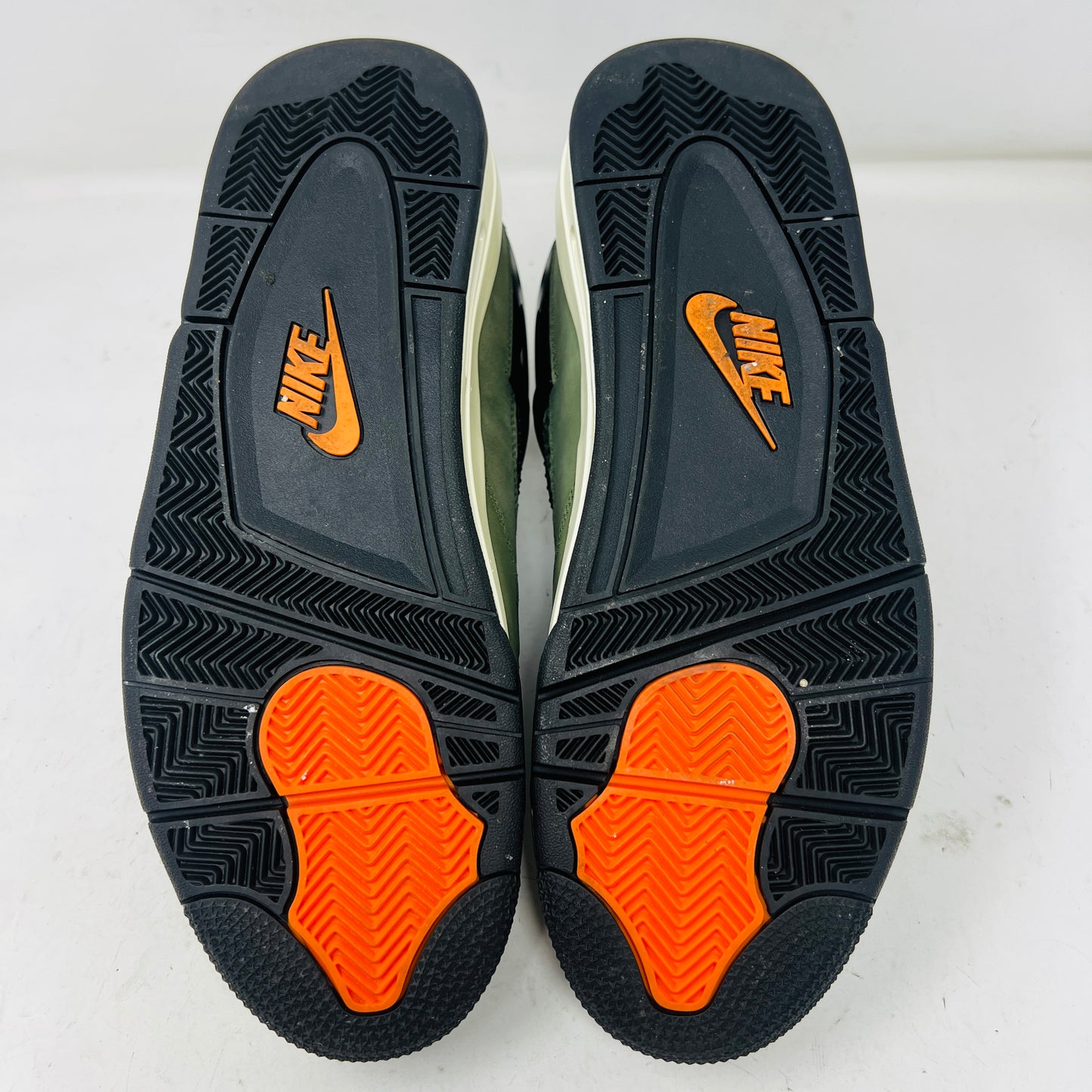 Jordan 4 Retro OG SP Undefeated (2025)