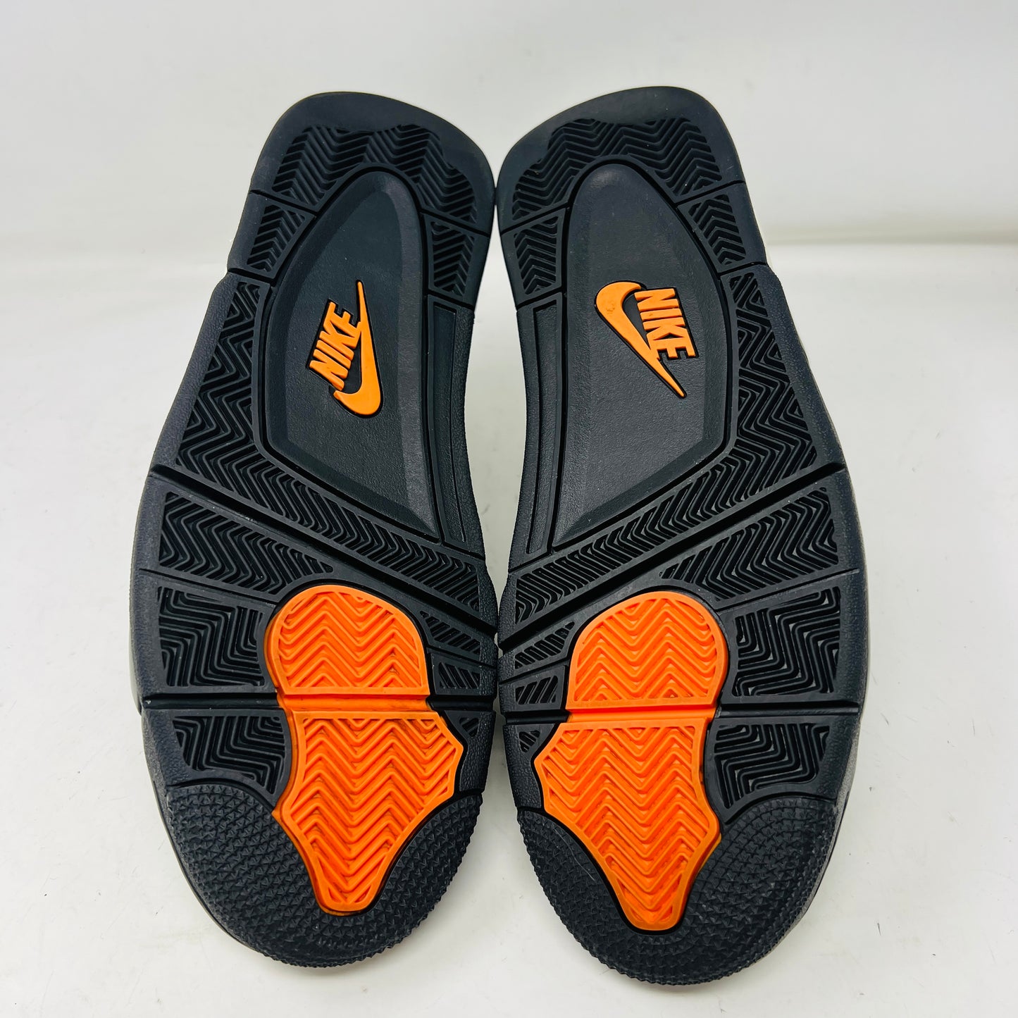 Jordan 4 Retro OG SP Undefeated (2025)