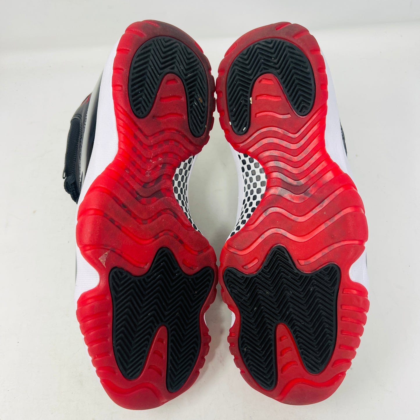 Jordan 11 Retro Playoffs Bred (2019)