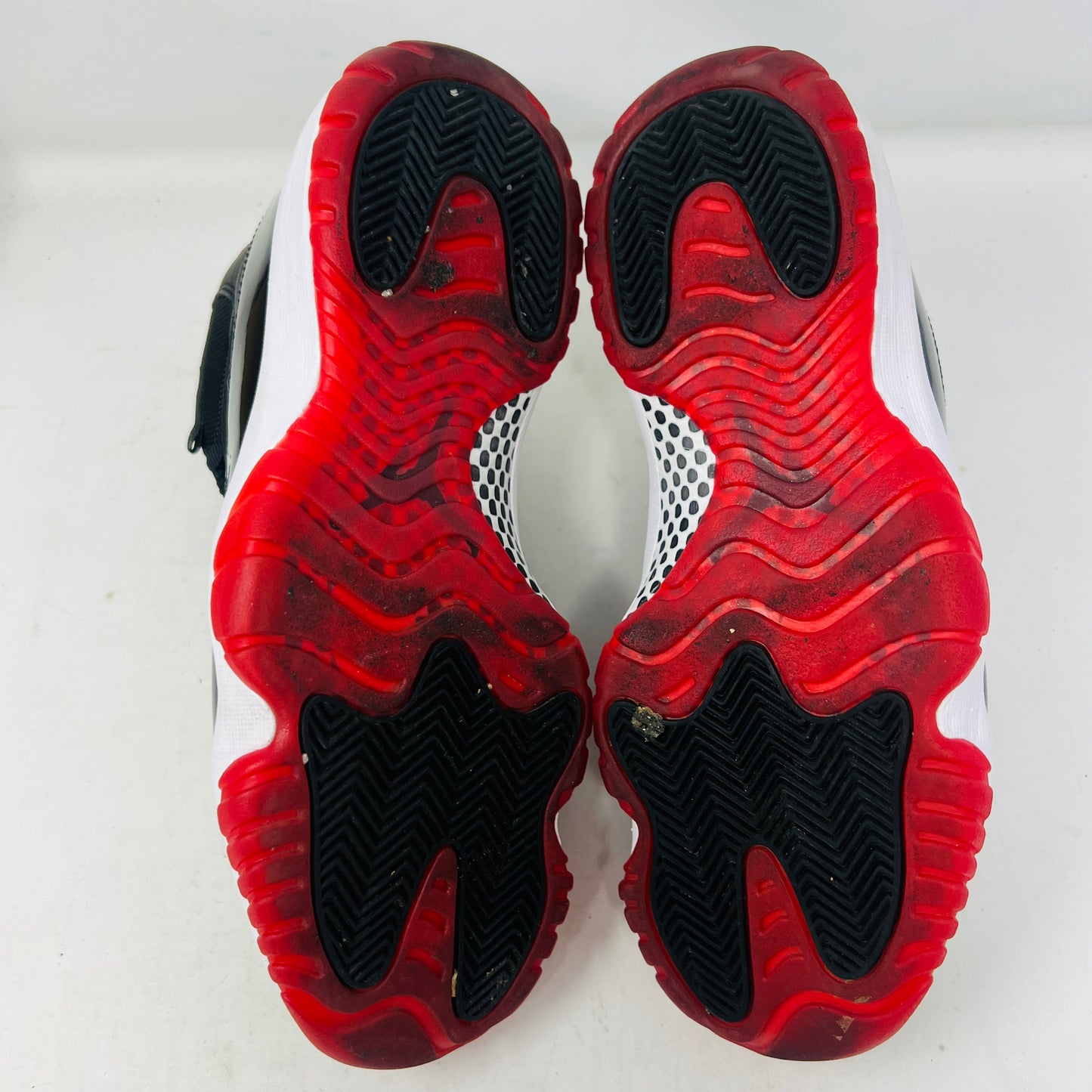 Jordan 11 Retro Playoffs Bred (2019)