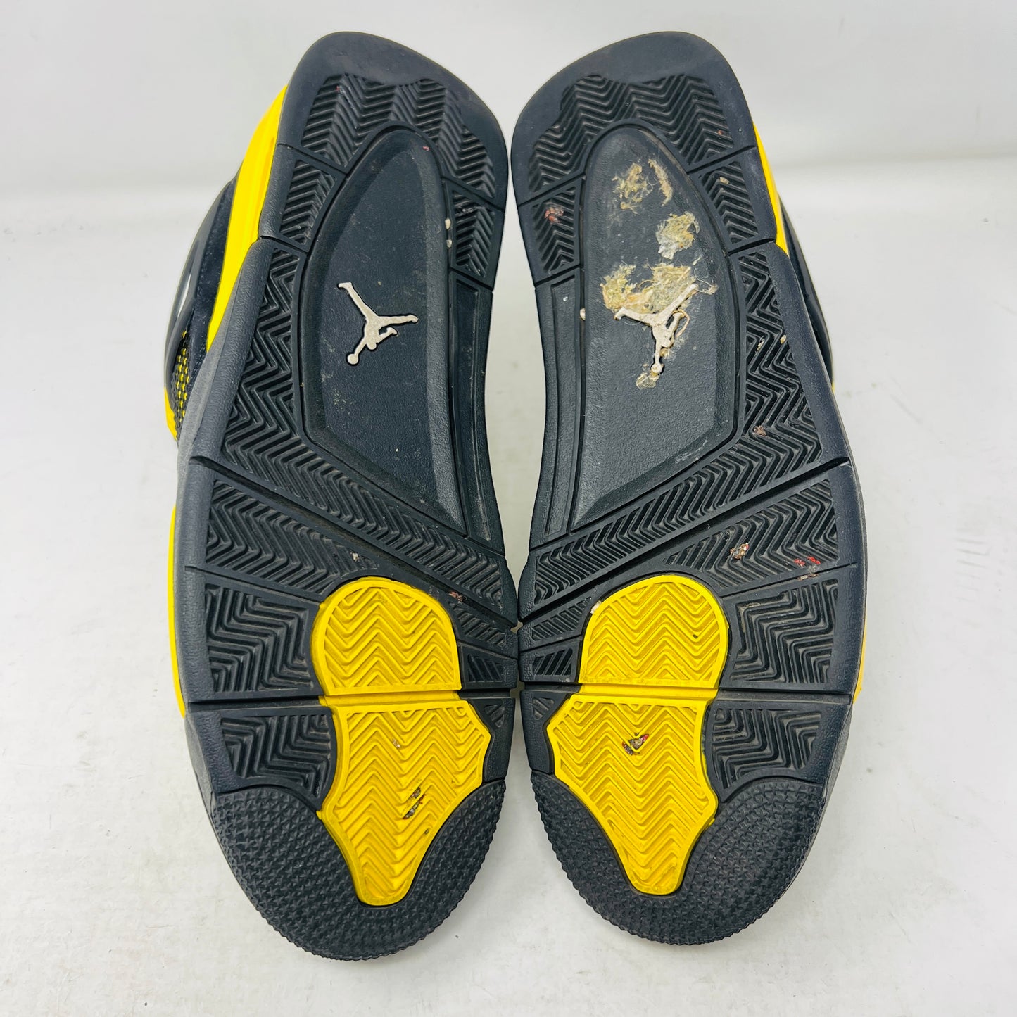Jordan 4 Retro Thunder (2023)