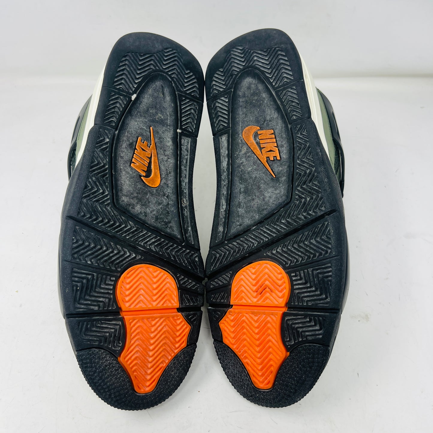 Jordan 4 Retro OG SP Undefeated (2025)