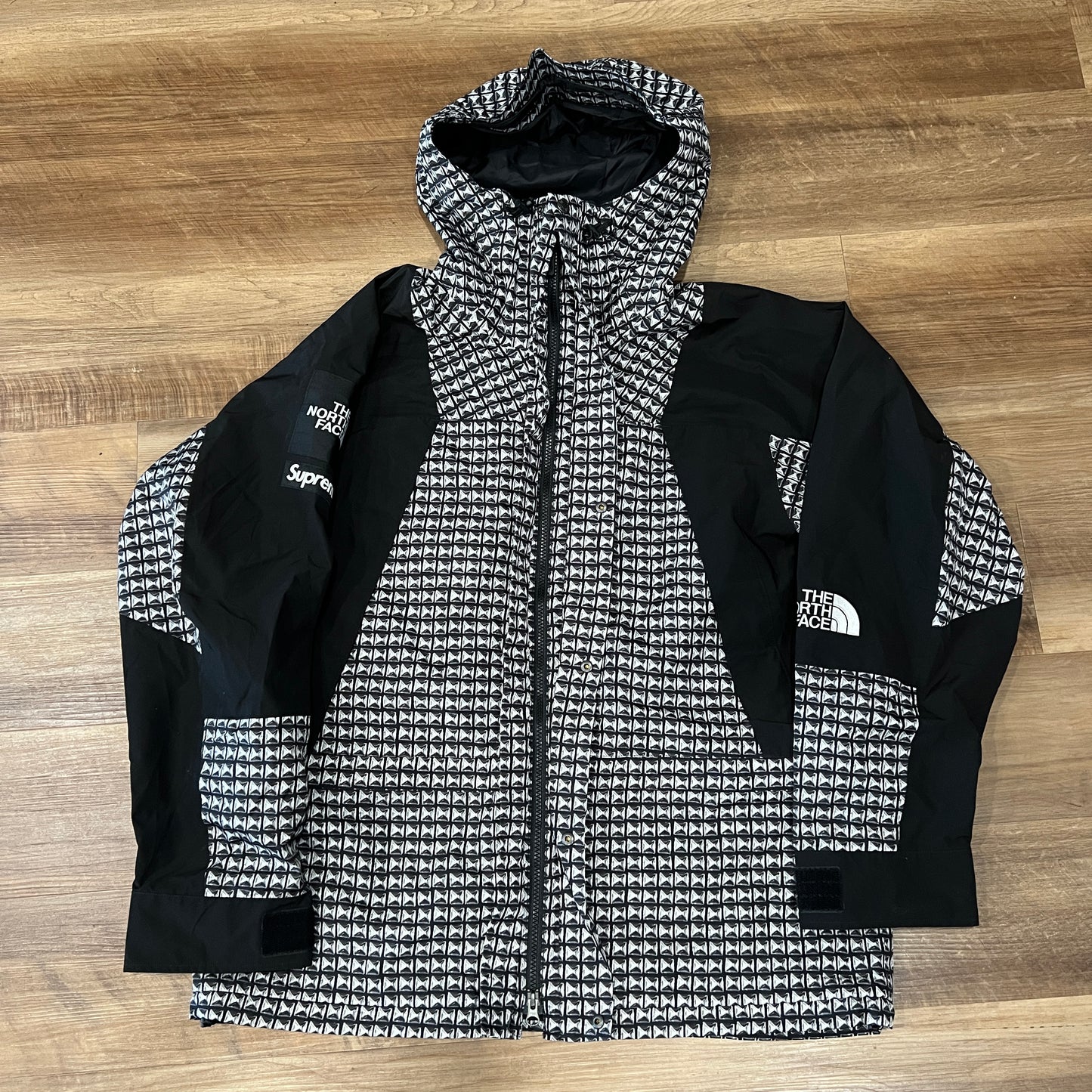 Supreme x The North Face Studded Mountain Light Jacket Black