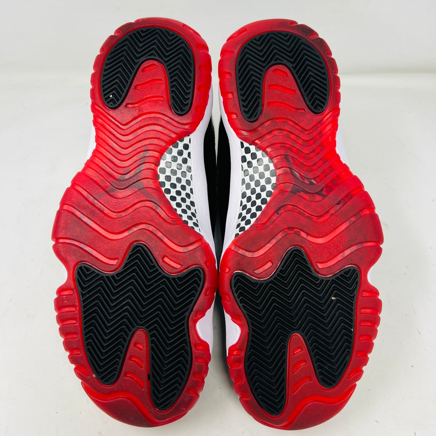 Jordan 11 Retro Playoffs Bred (2019)
