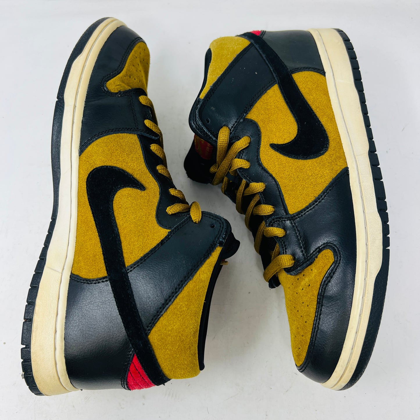 Nike SB Dunk Mid Golden Hops