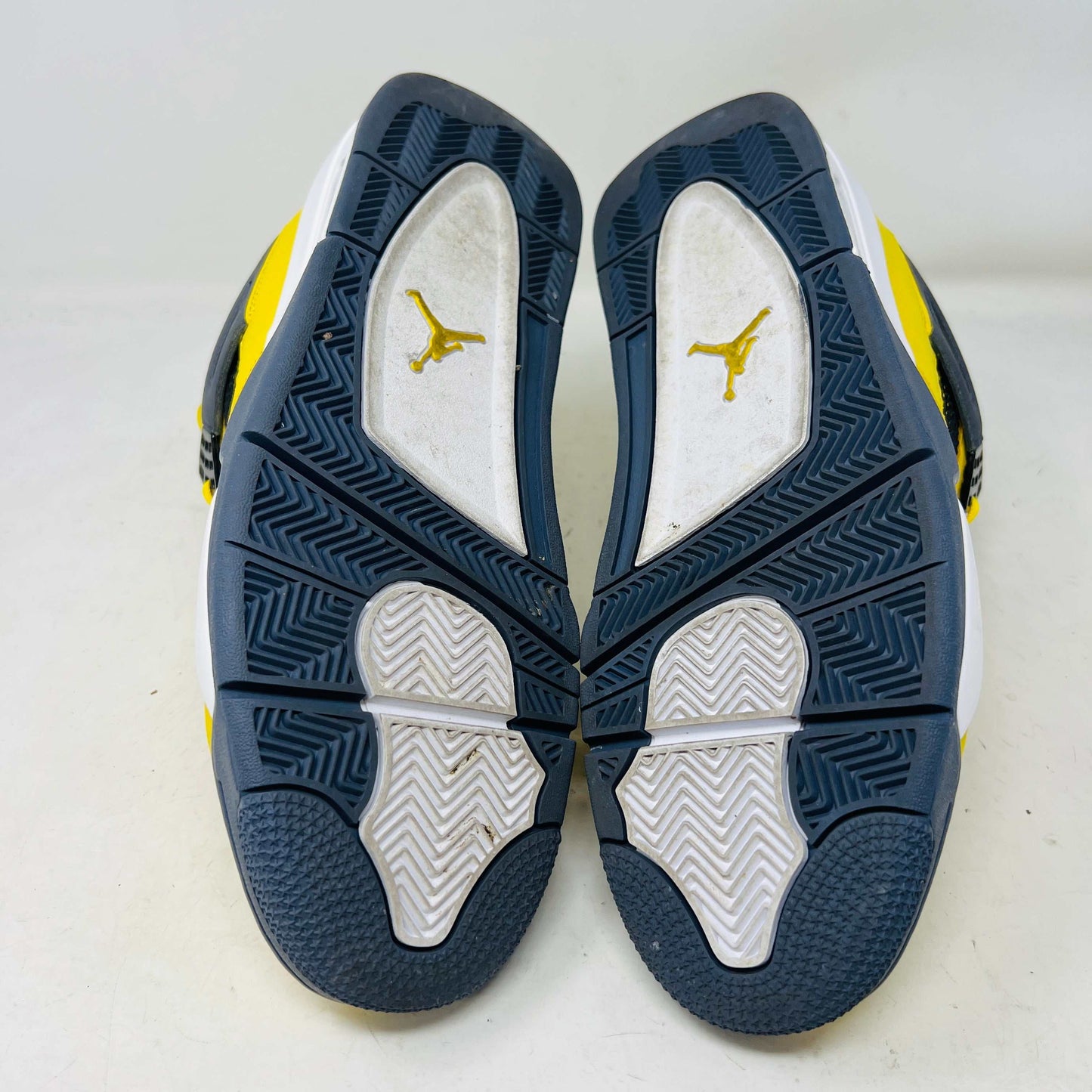 Jordan 4 Retro Lightning (2021)