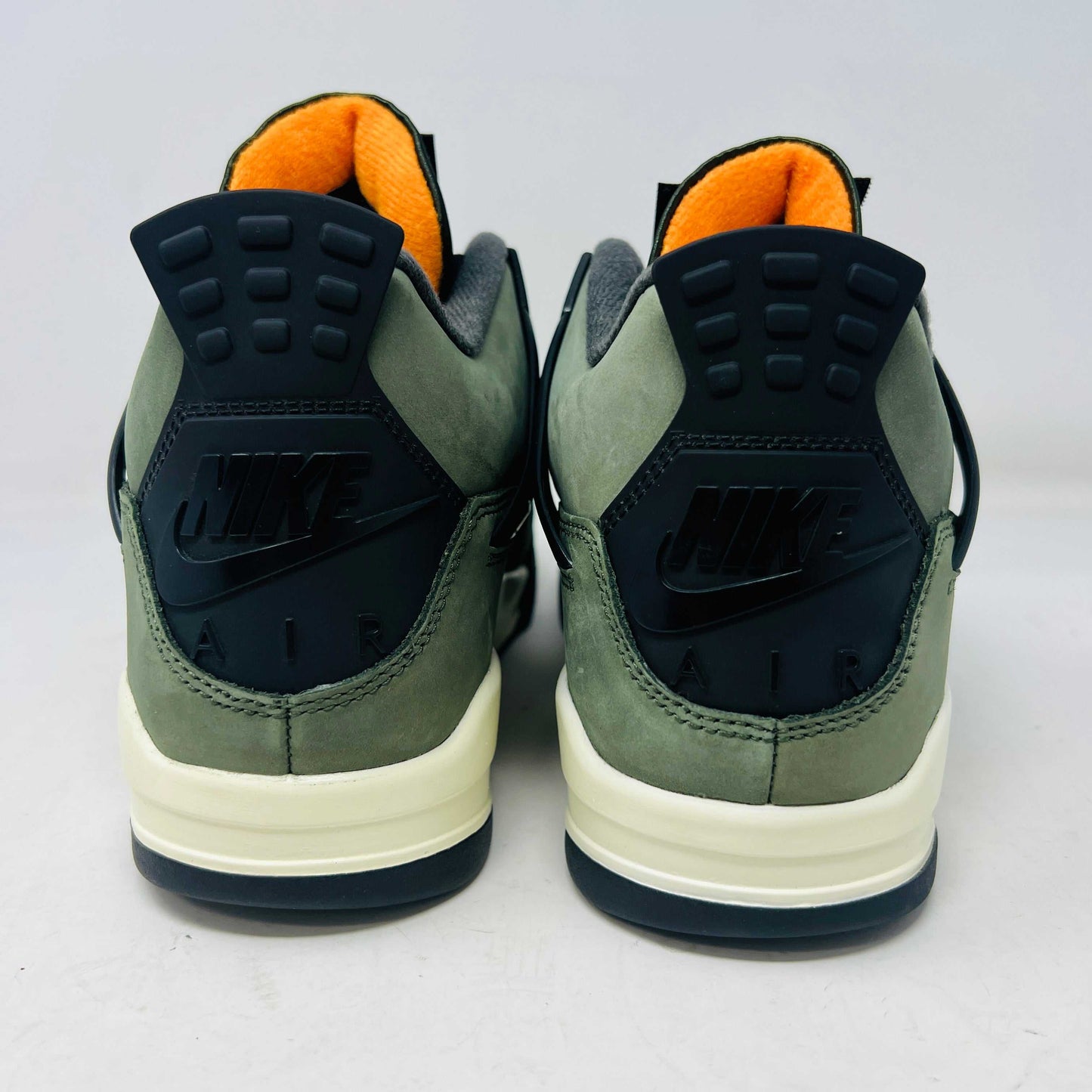 Jordan 4 Retro OG SP Undefeated (2025)