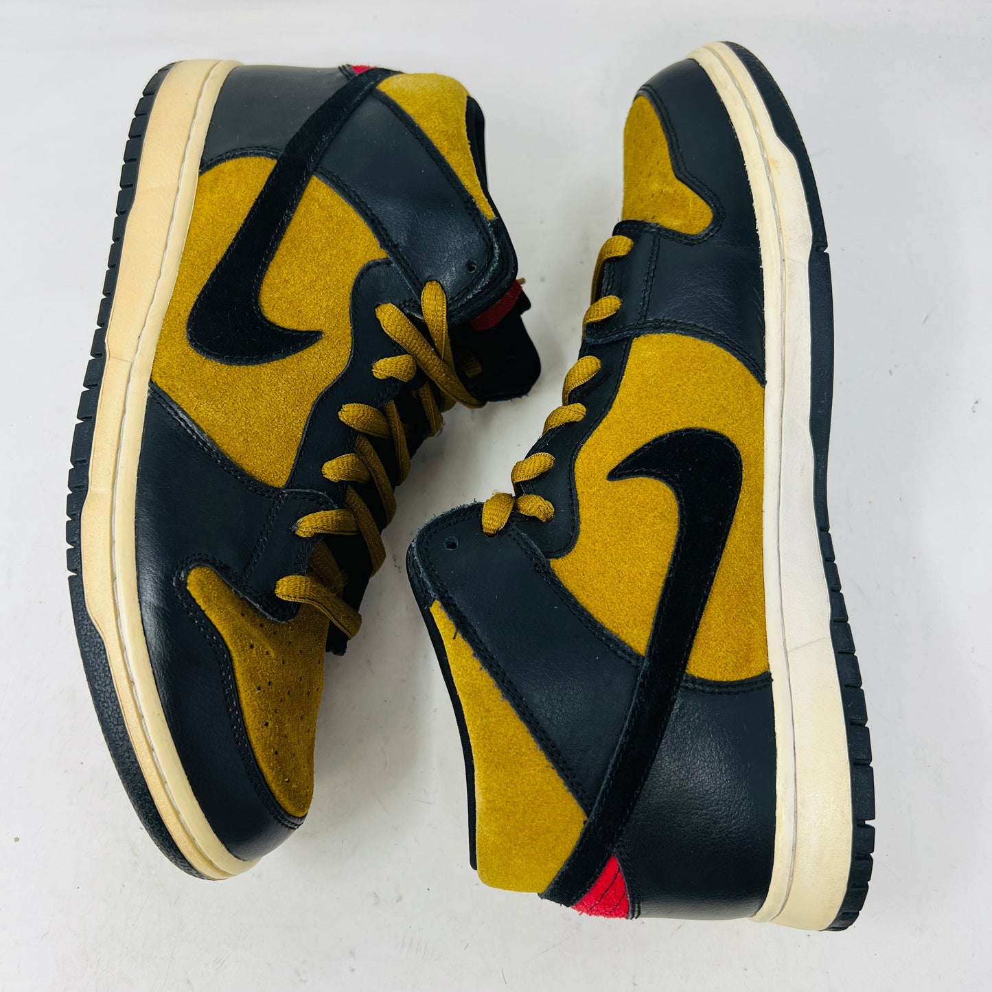 Nike SB Dunk Mid Golden Hops