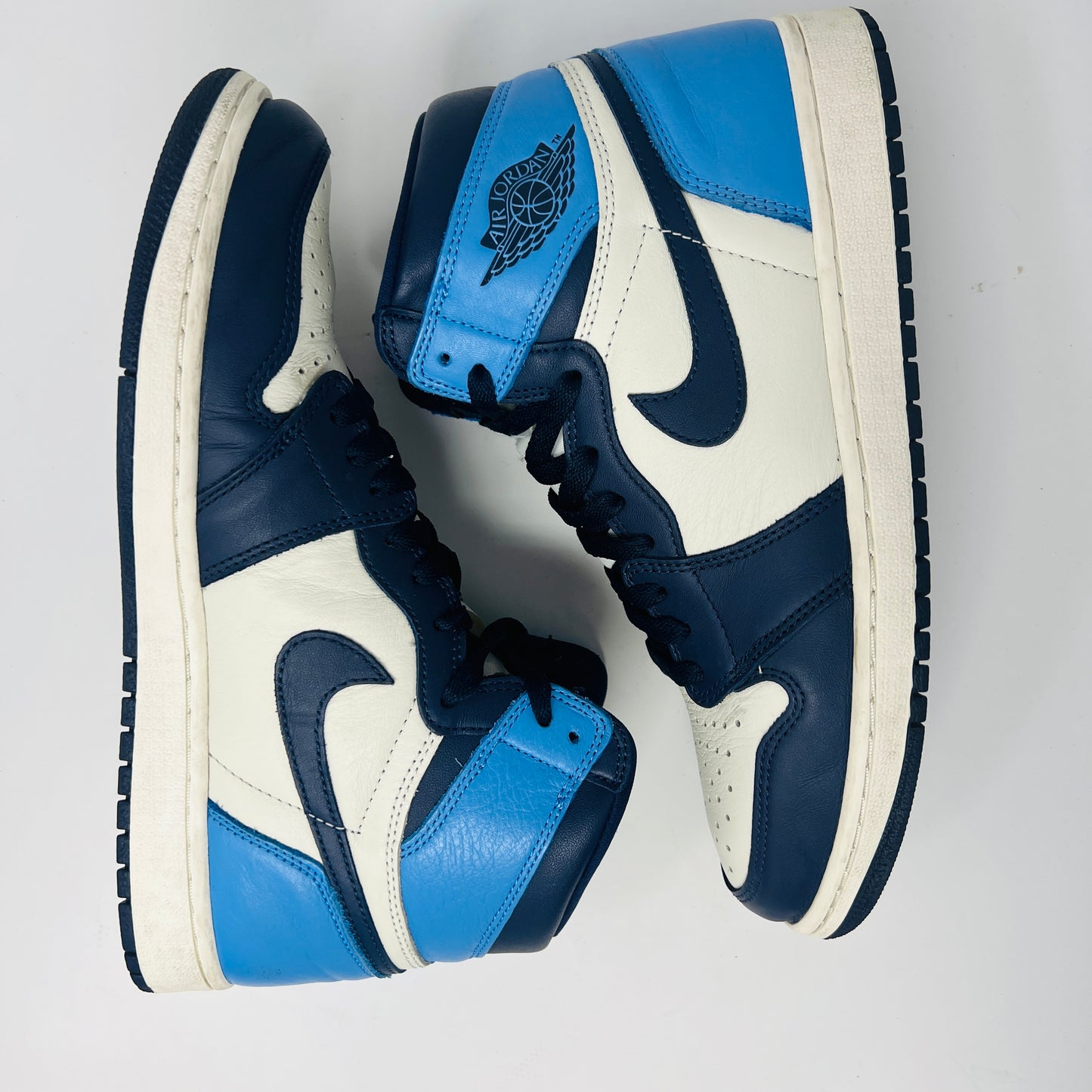 Jordan 1 Retro High Obsidian