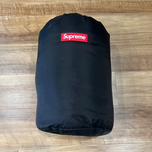 Supreme The North Face S Logo Dolomite 3S-20 Sleeping Bag Red