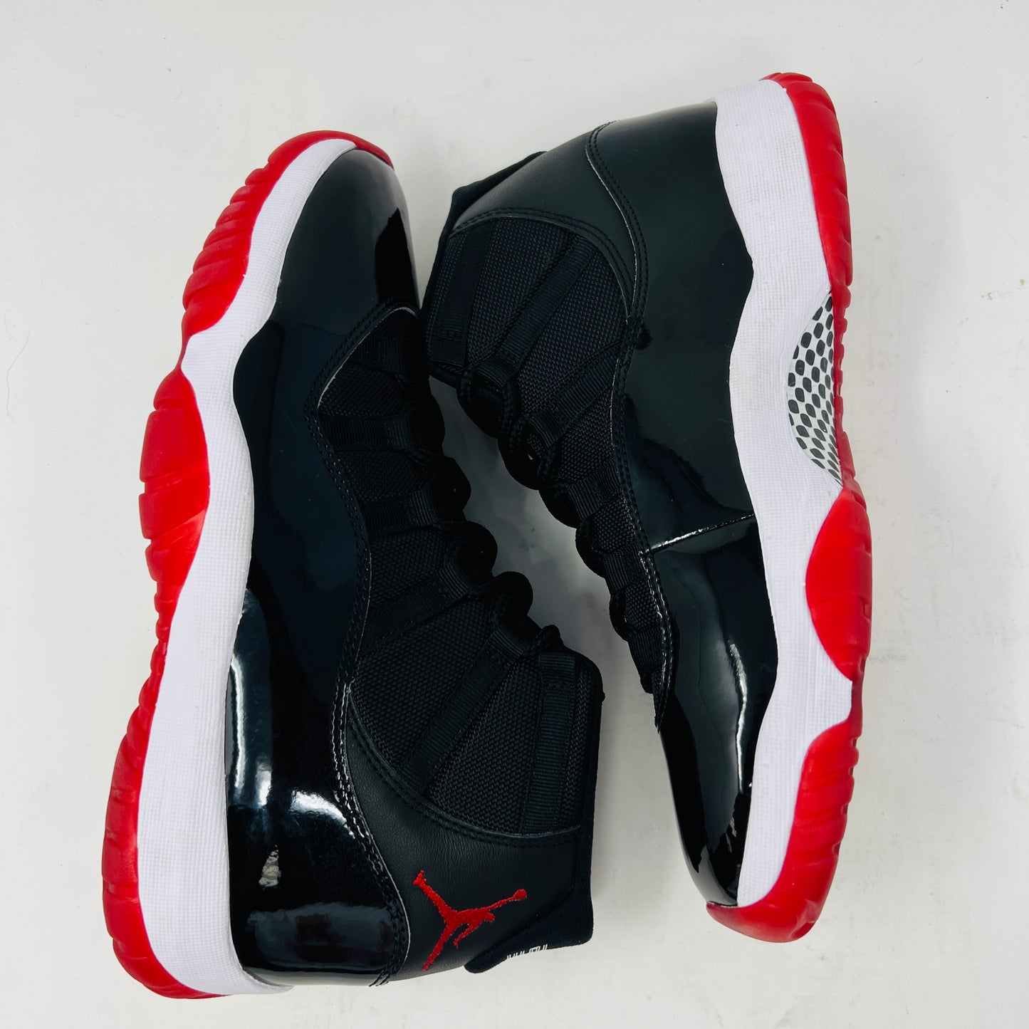 Jordan 11 Retro Playoffs Bred (2019)