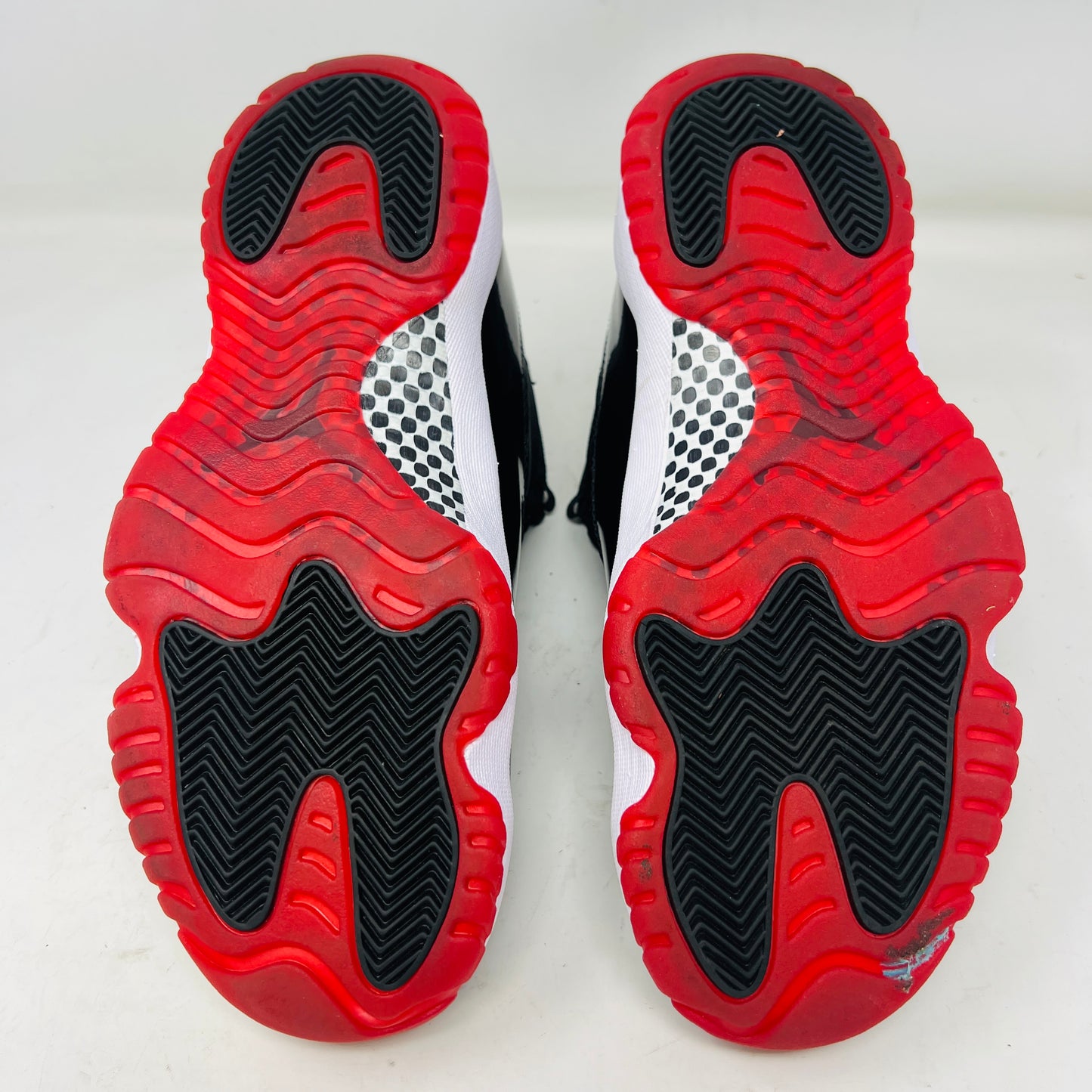 Jordan 11 Retro Playoffs Bred (2019)
