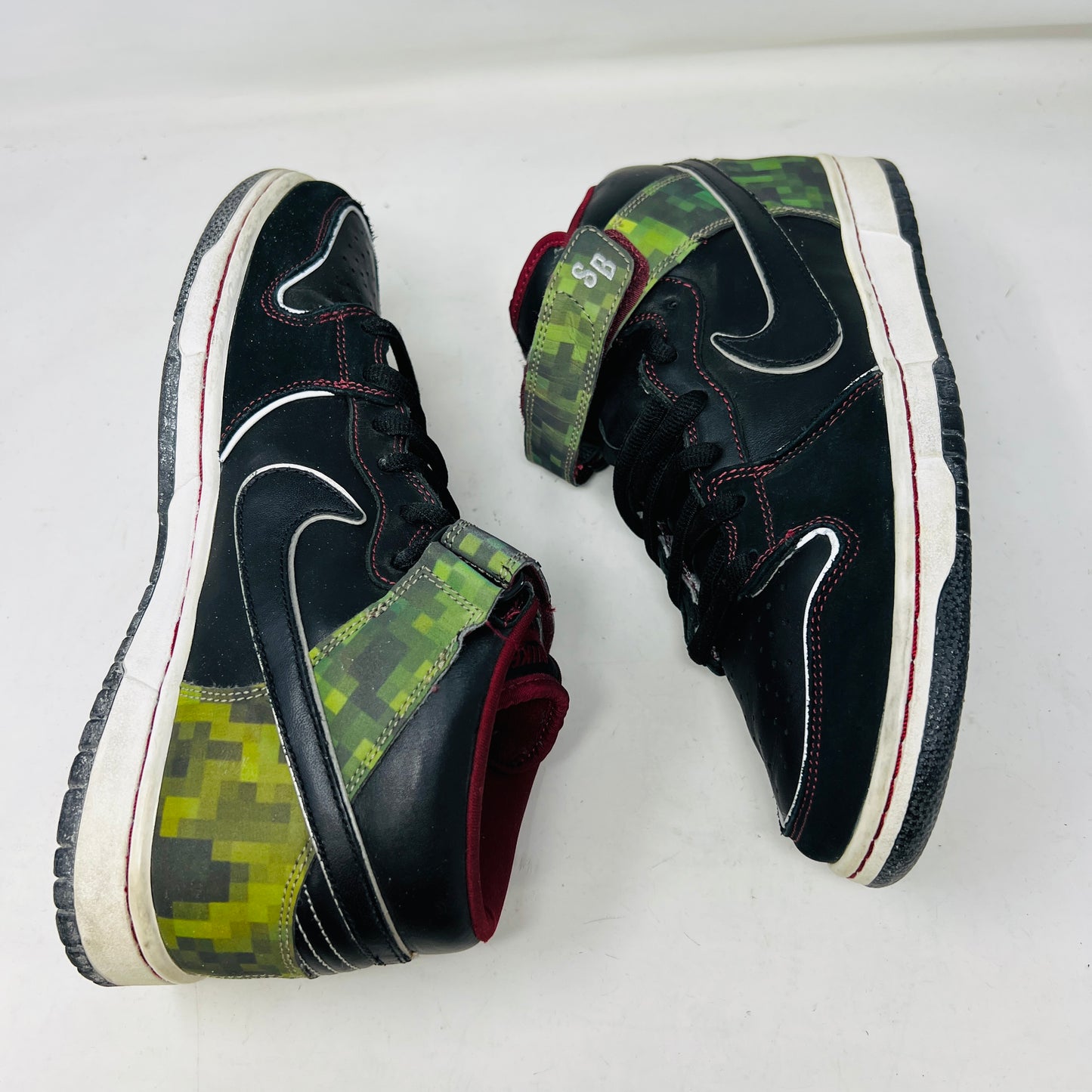 Nike SB Dunk Mid Nitraid