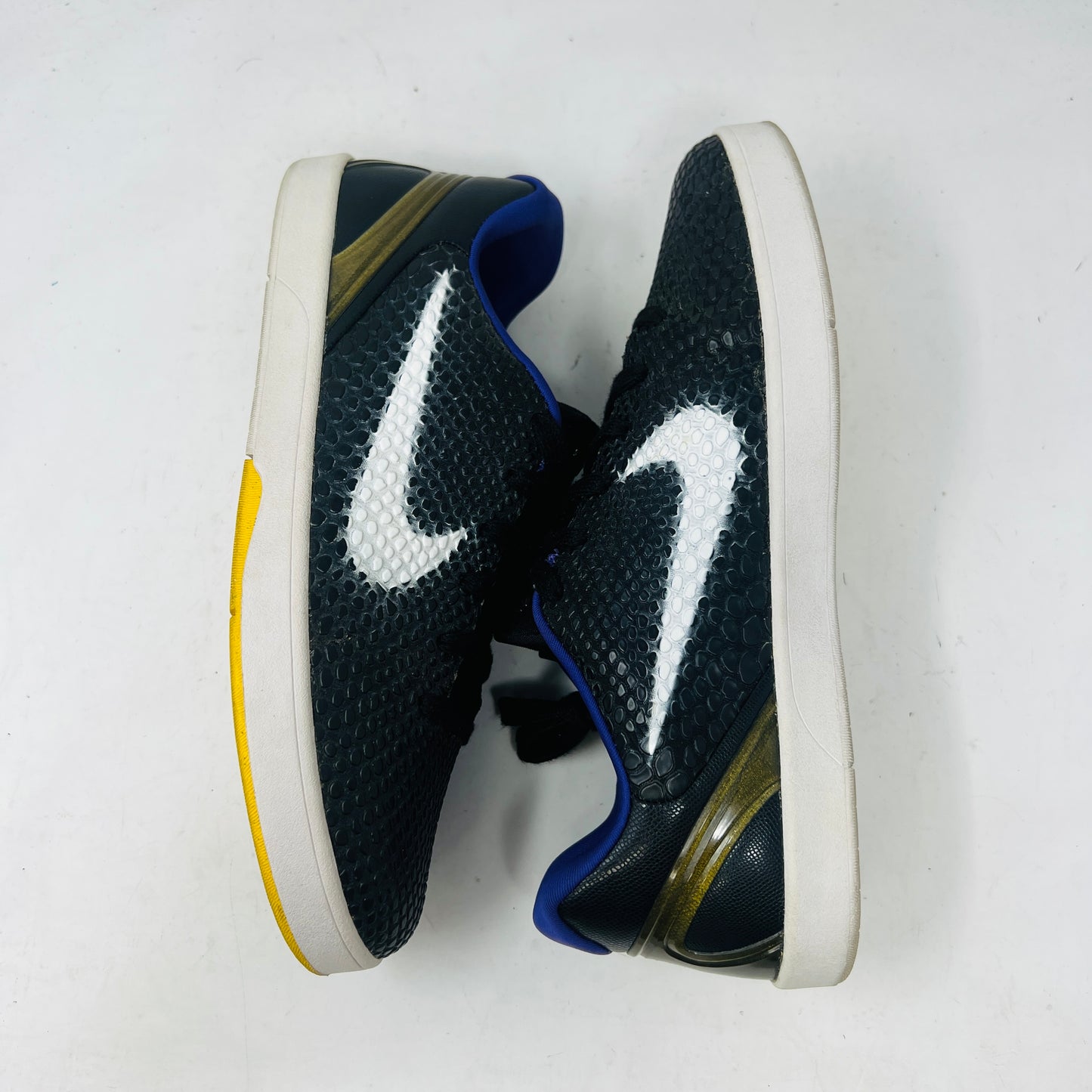 Freinds And Family Nike SB Eric Koston Kobe (SAMPLE)