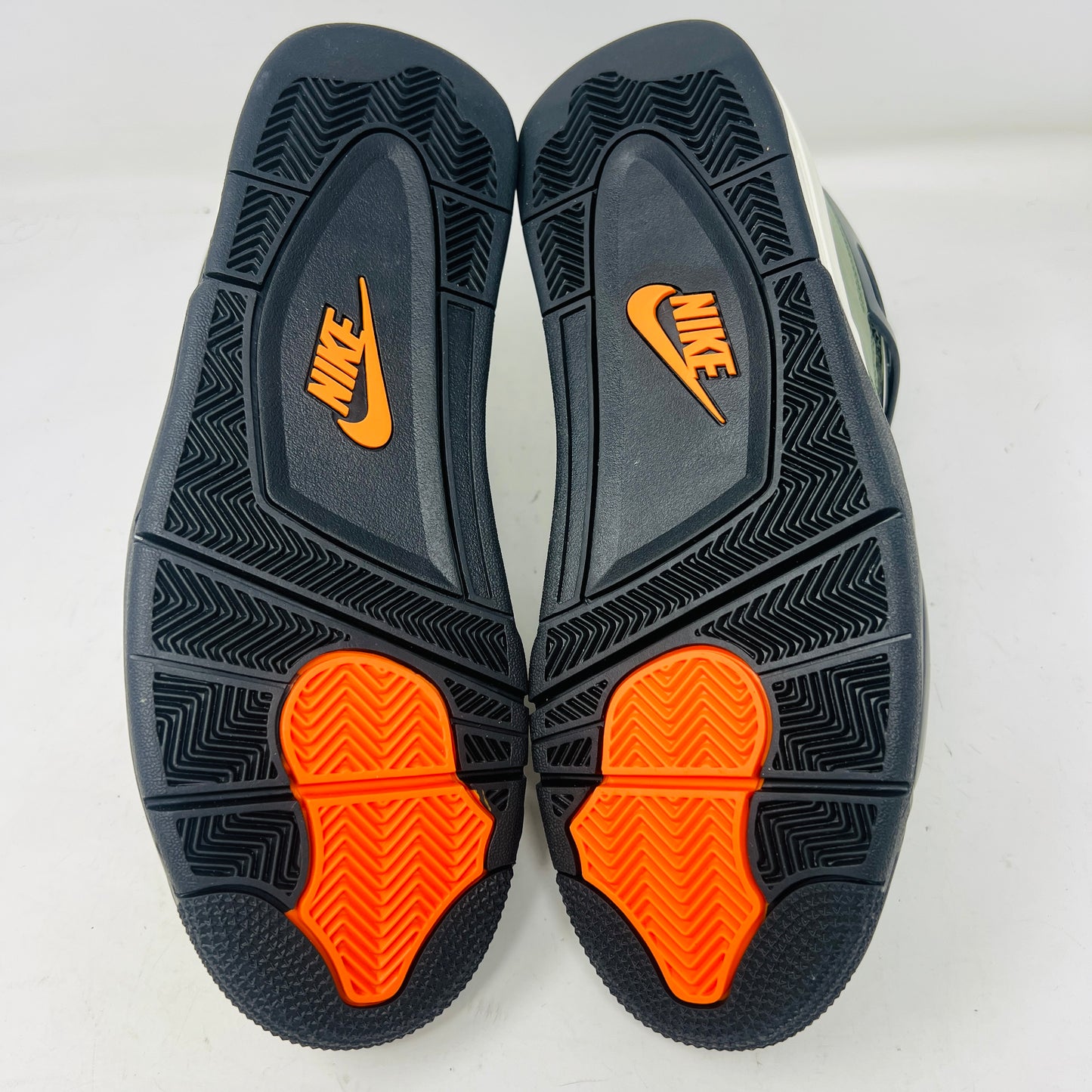 Jordan 4 Retro OG SP Undefeated (2025)