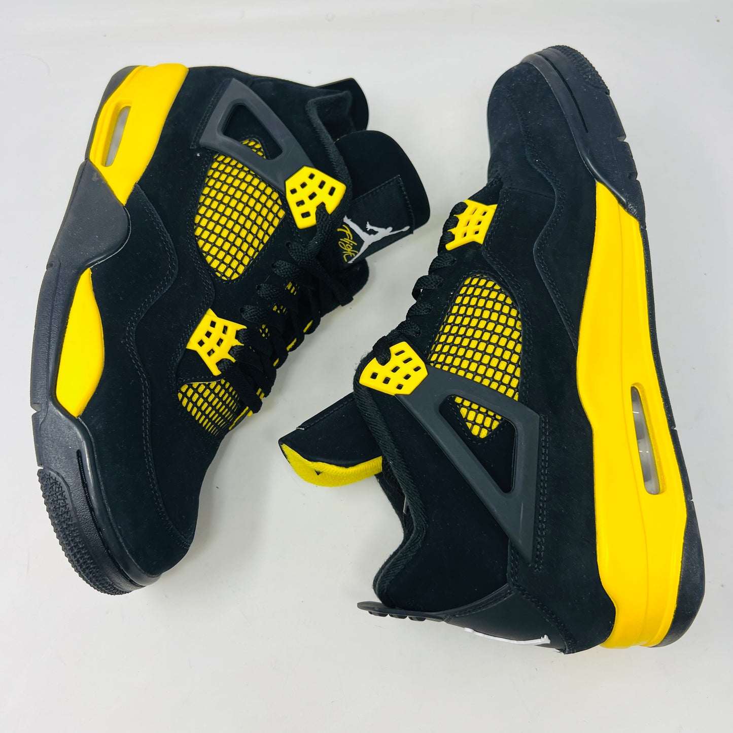 Jordan 4 Retro Thunder (2023)
