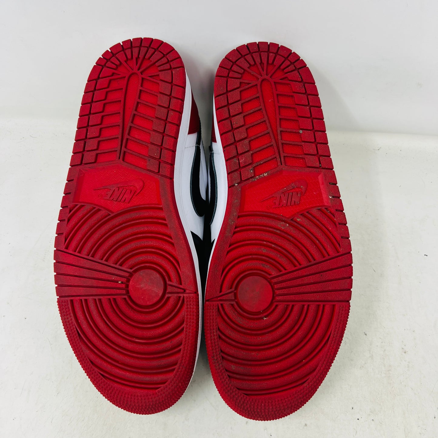 Jordan 1 Retro Low OG Black Toe (2023)