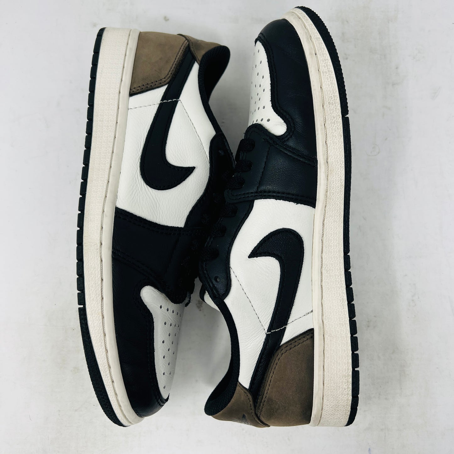 Jordan 1 Retro Low OG Mocha