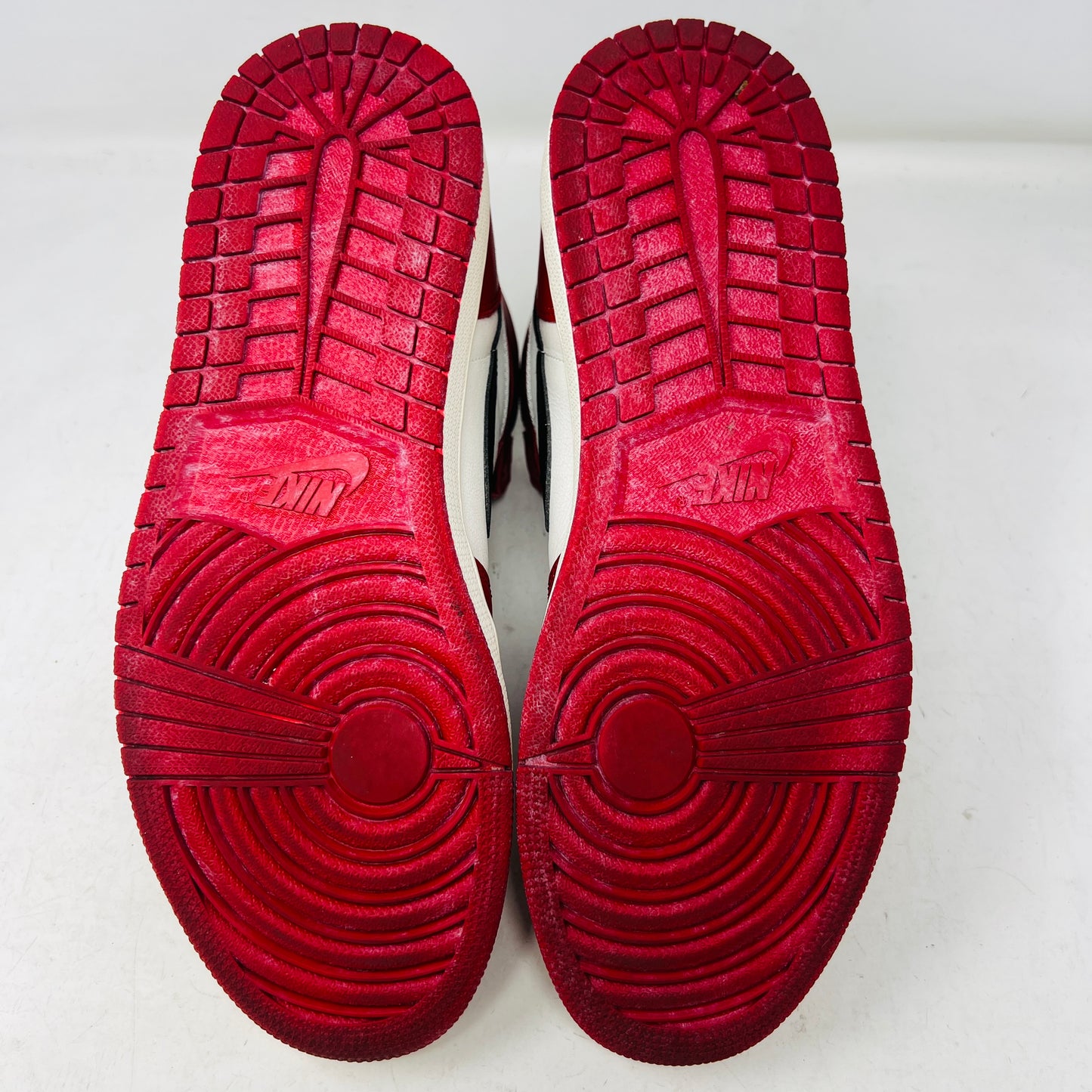 Jordan 1 Retro High OG Chicago Lost and Found