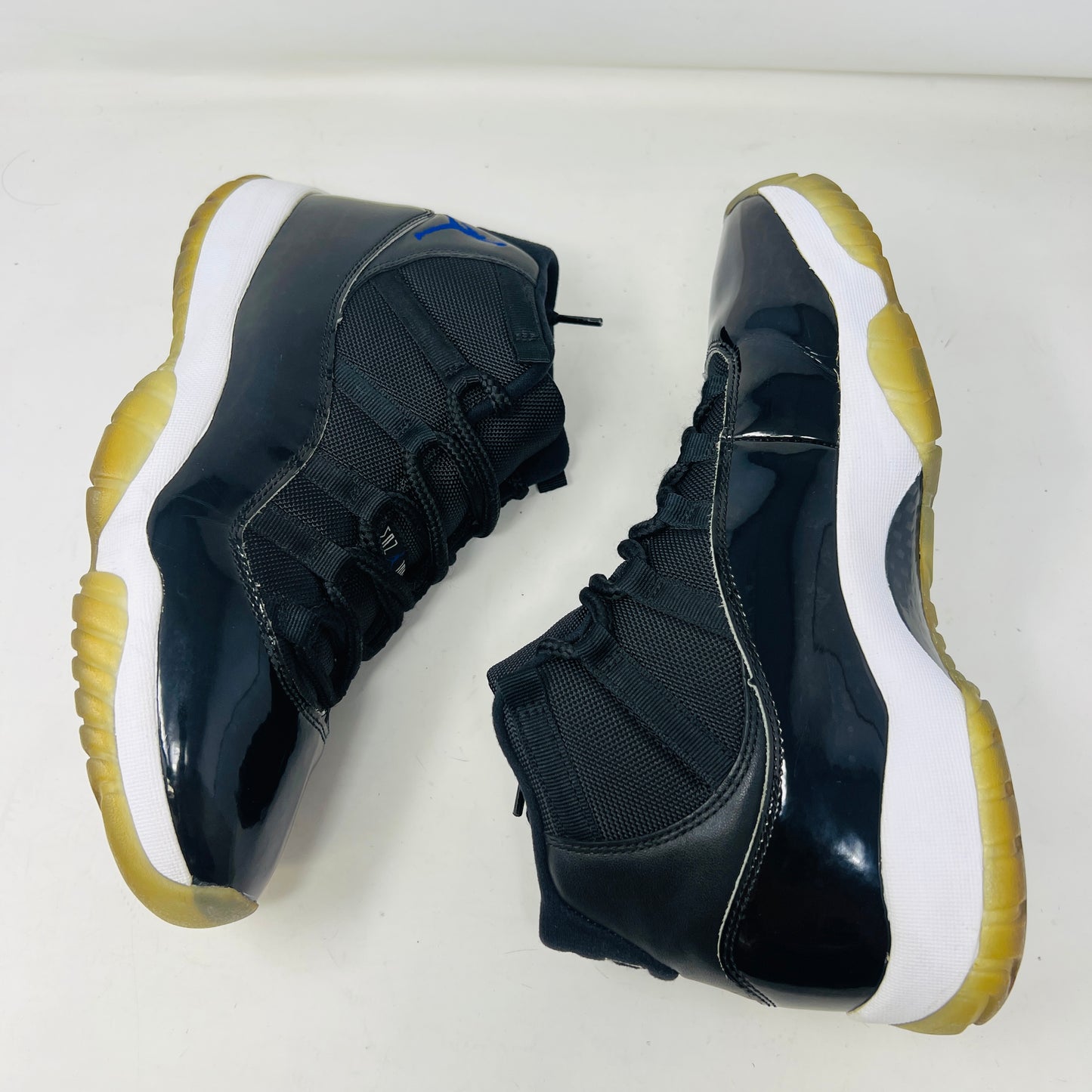 Jordan 11 Retro Space Jam (2016)
