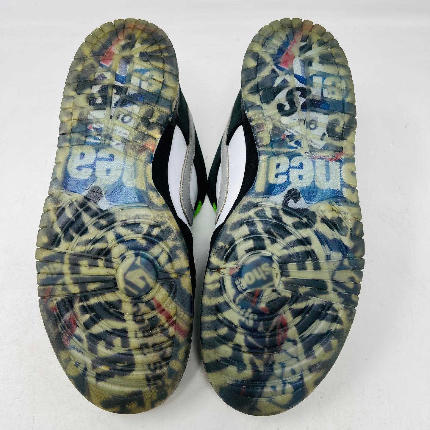 Nike SB Dunk Low Staple Panda Pigeon