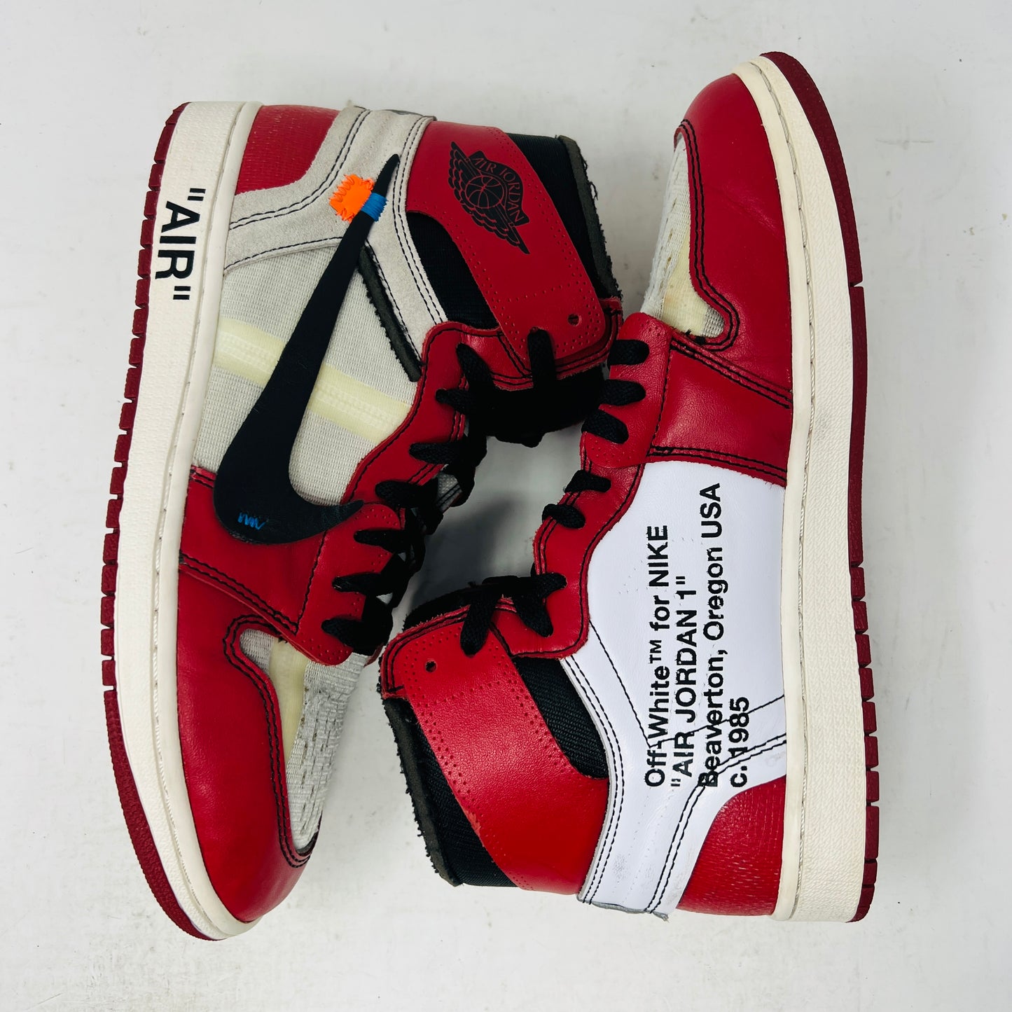 Jordan 1 Retro High Off-White Chicago