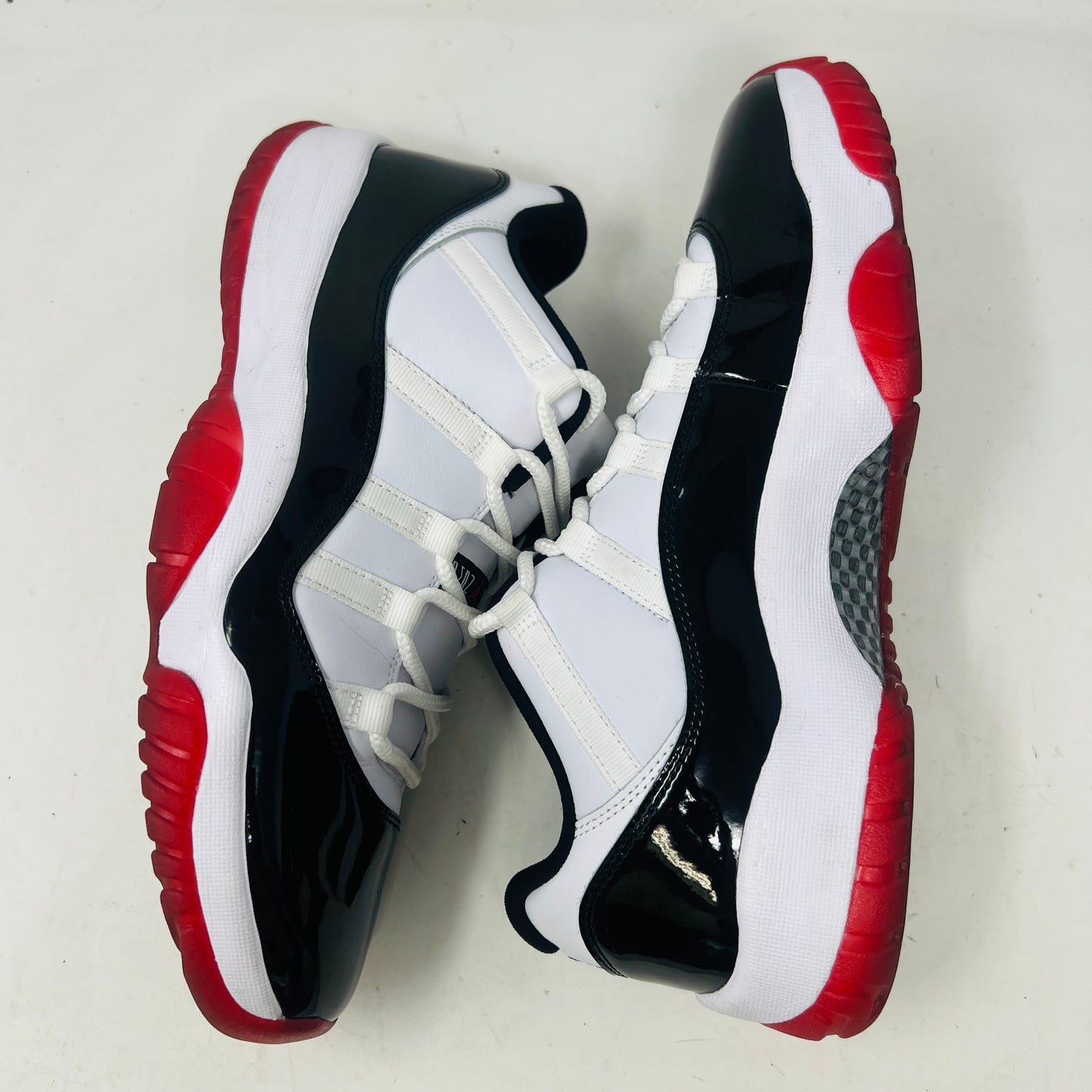 Jordan 11 Retro Low Concord Bred