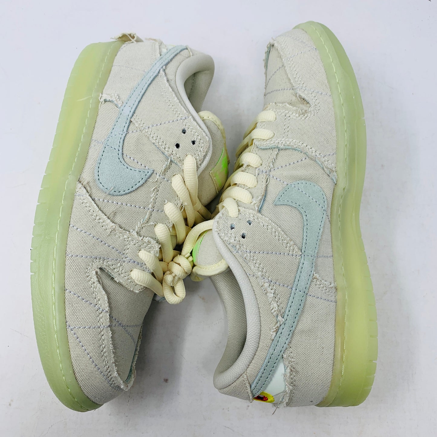 Nike SB Dunk Low Mummy sneakers, brand new, with extra green laces, 2021 release.