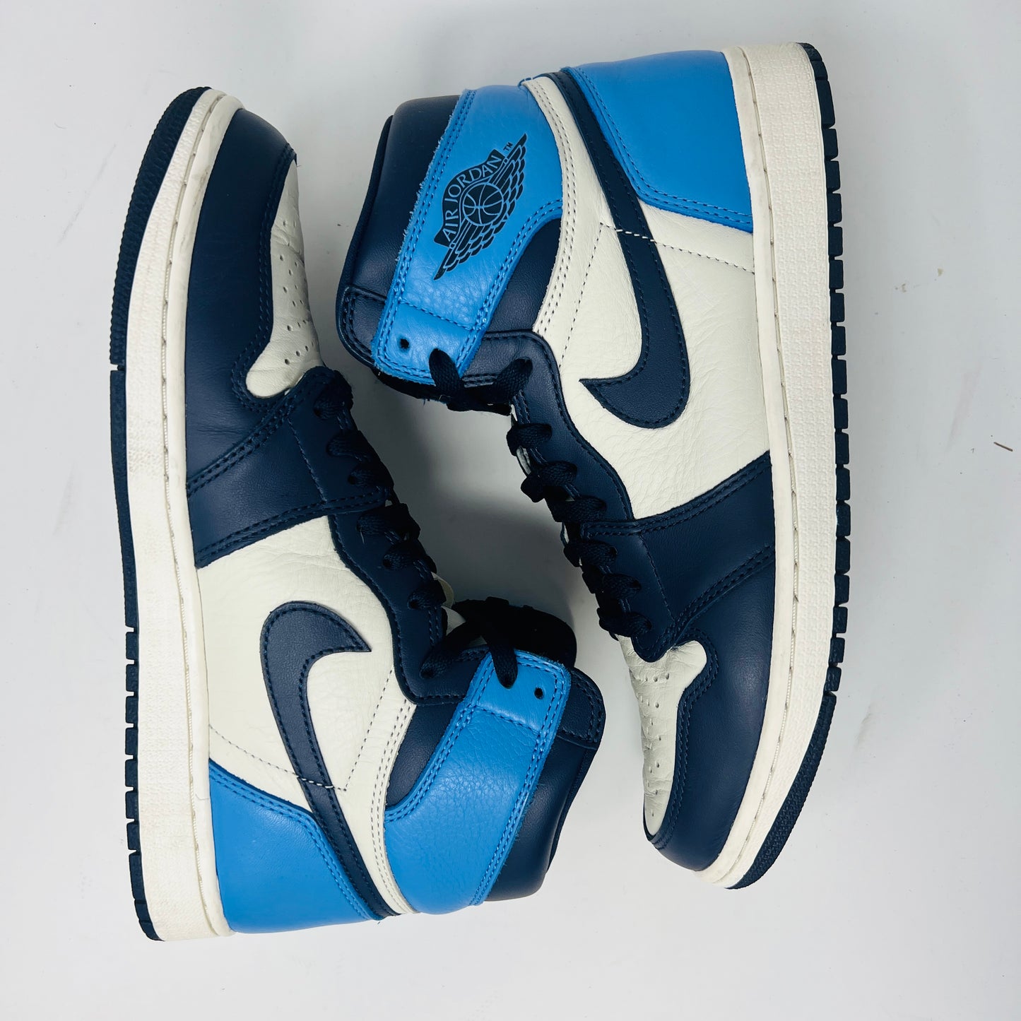 Jordan 1 Retro High Obsidian