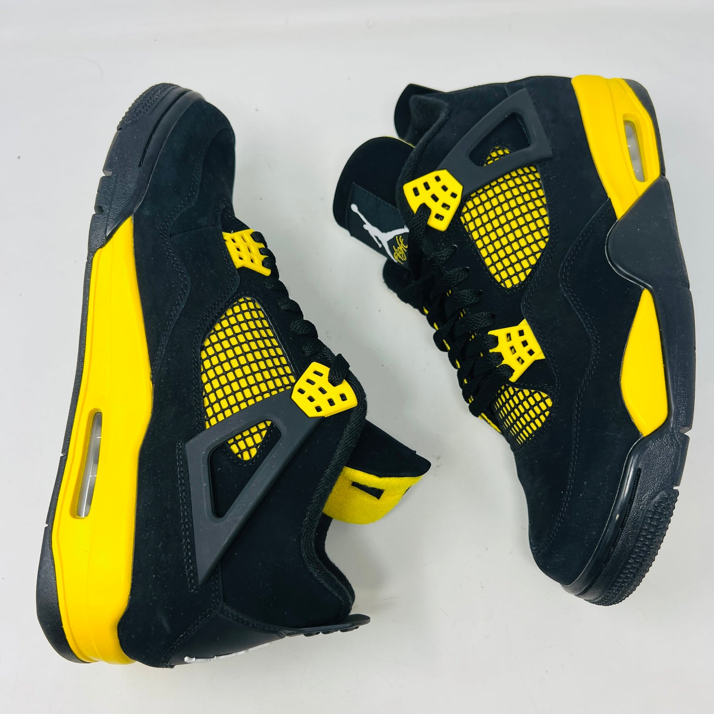 Jordan 4 Retro Thunder (2023)