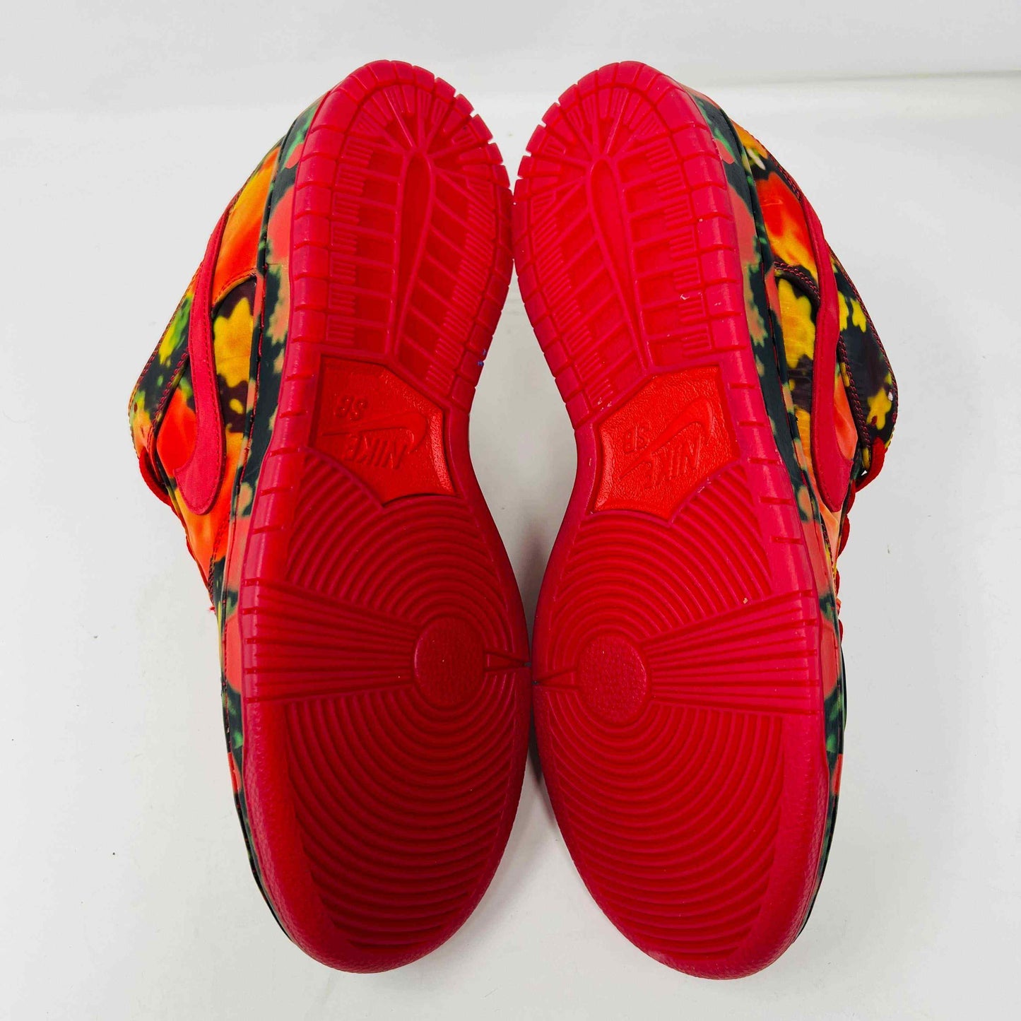 Nike SB Dunk Low The Wizard of Oz Poppy Field sneakers, brand new with good box and insoles, 2024 model.