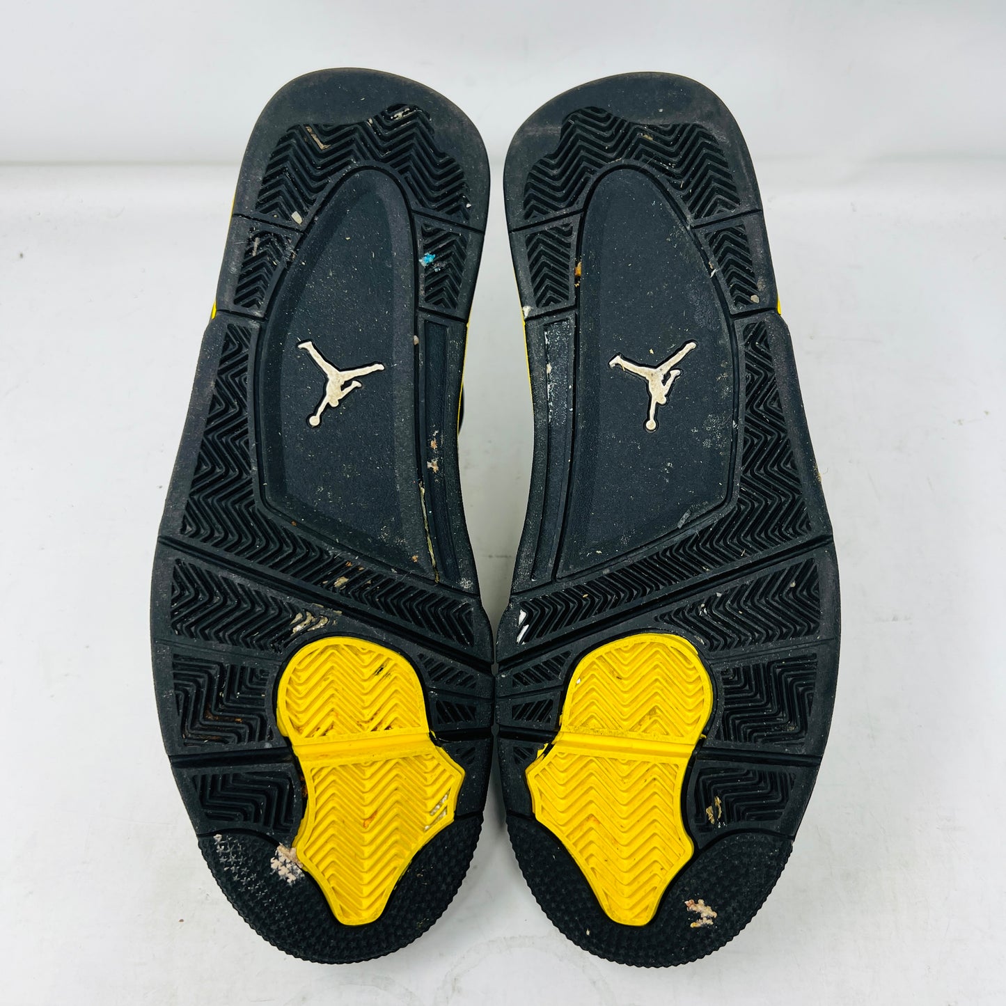 Jordan 4 Retro Thunder (2023)