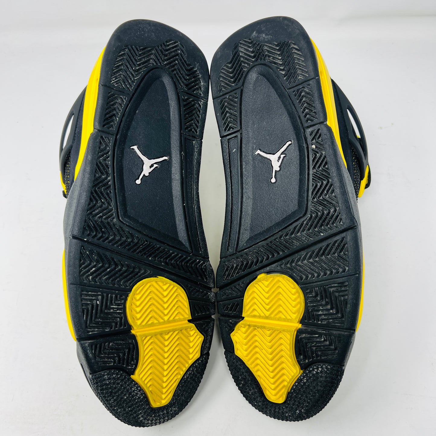Jordan 4 Retro Thunder (2023)
