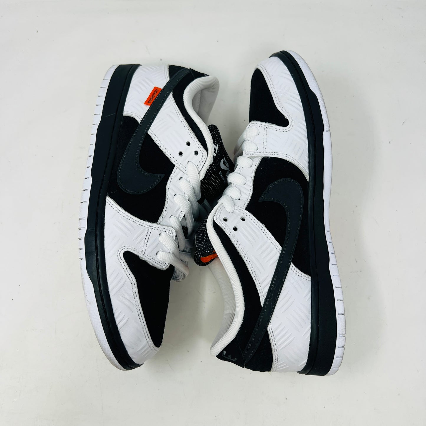 Nike SB Dunk Low TIGHTBOOTH