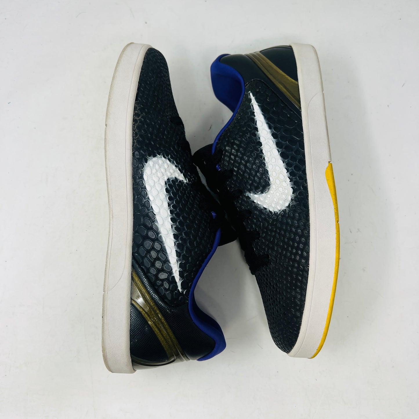 Freinds And Family Nike SB Eric Koston Kobe (SAMPLE)