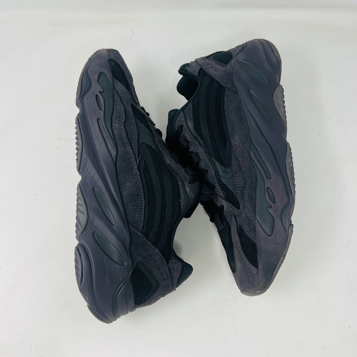 adidas Yeezy Boost 700 V2 Vanta
