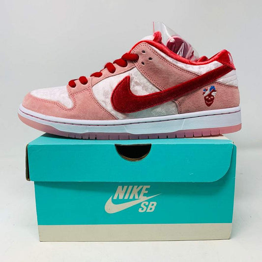 Nike SB Dunk Low StrangeLove Skateboards shoes on a box with extra laces, 2020 model, brand new.