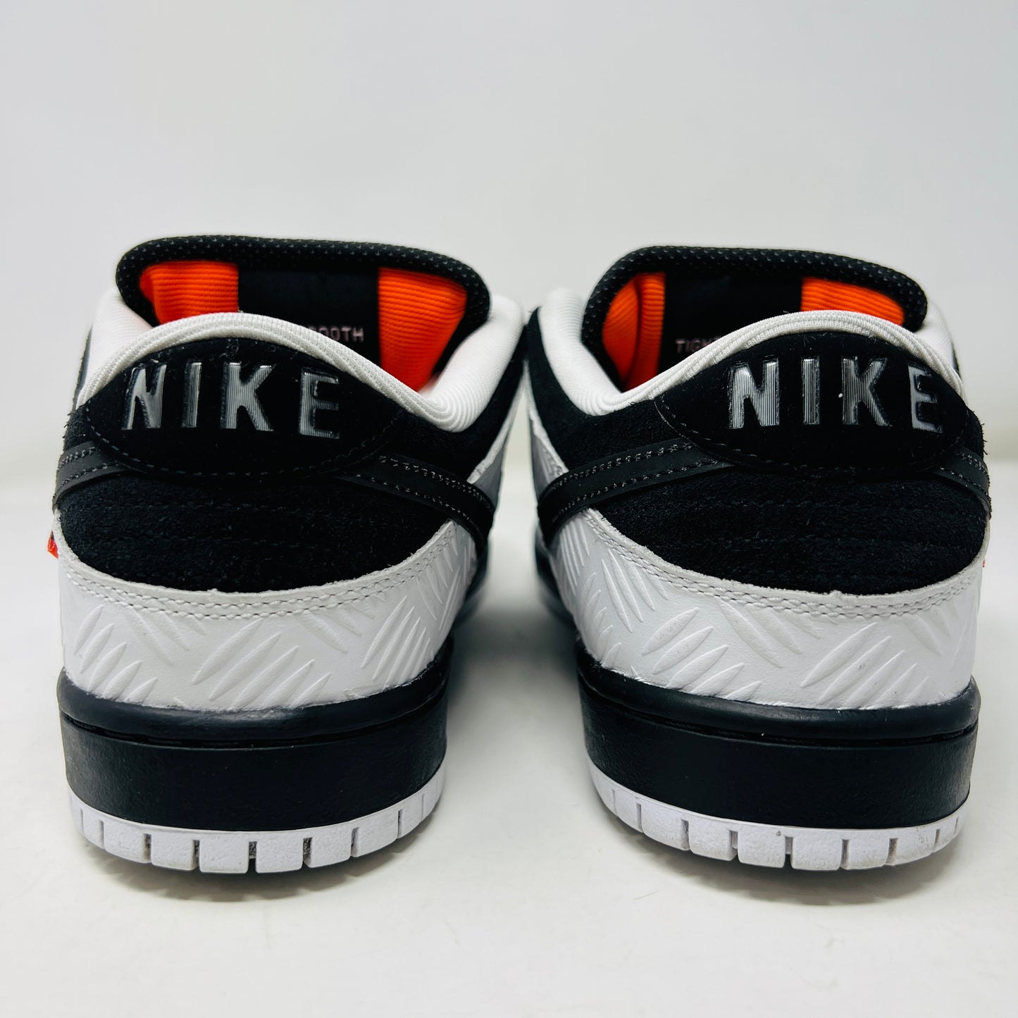 Nike SB Dunk Low TIGHTBOOTH