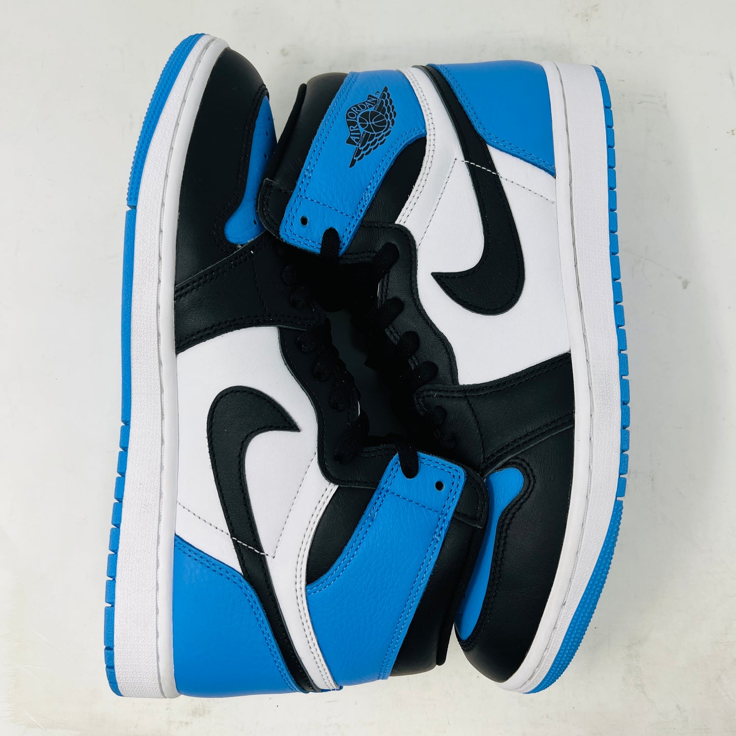 Jordan 1 Retro High OG UNC Toe