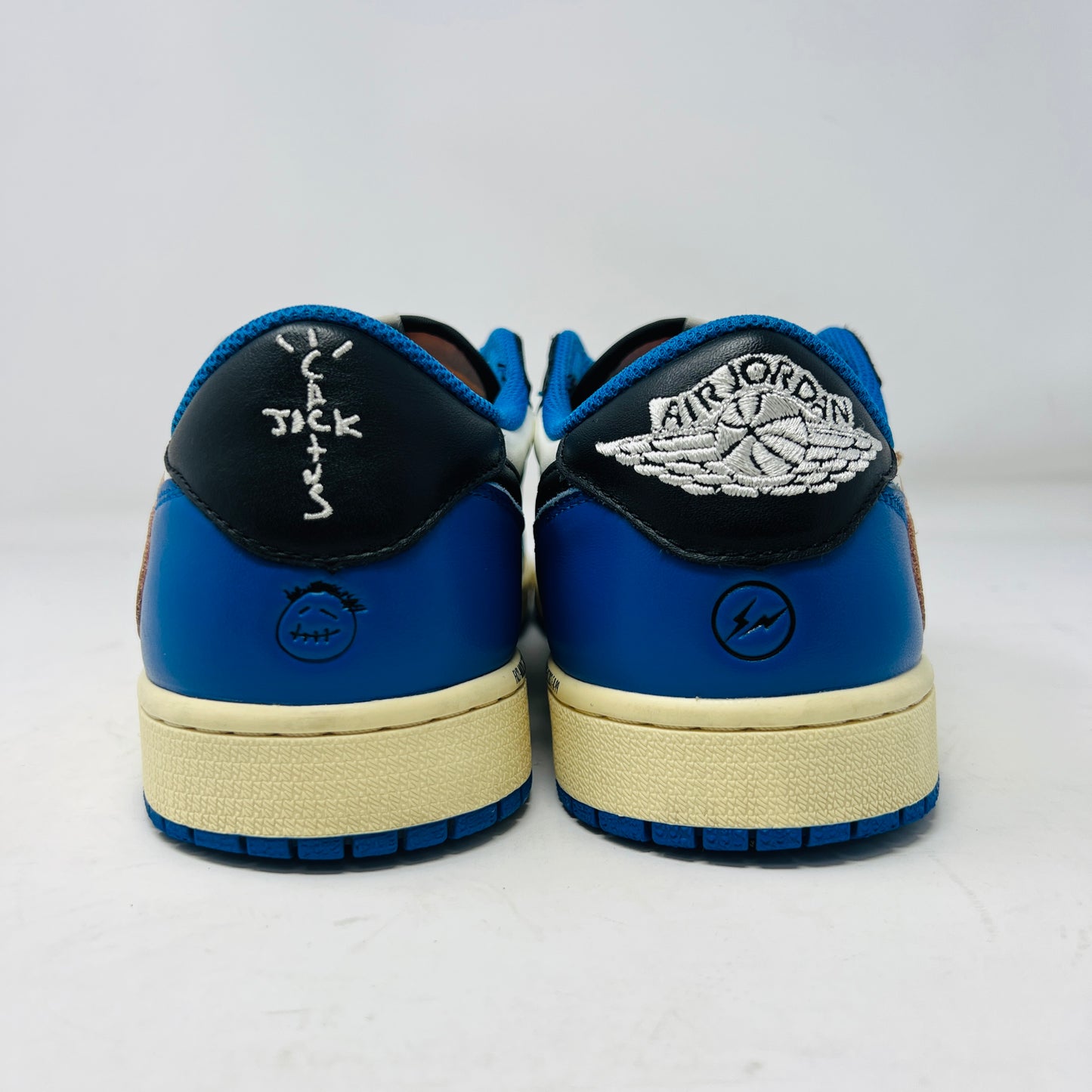 Jordan 1 Retro Low OG SP Fragment x Travis Scott