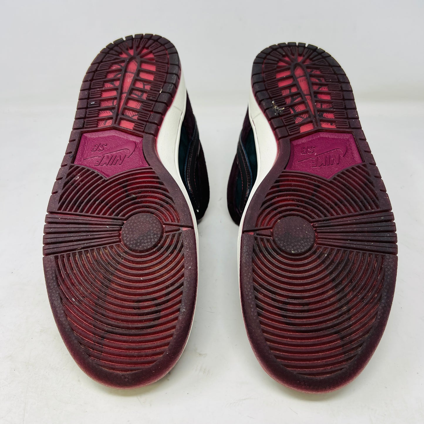 Nike SB Dunk Low Riot Skateshop