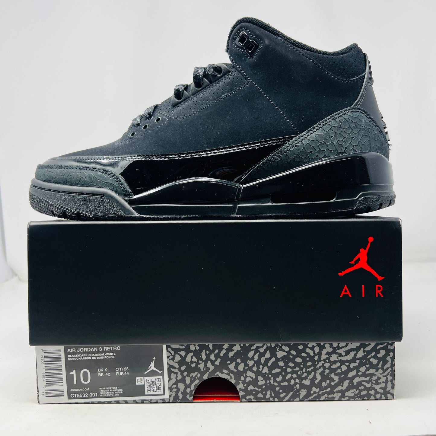 Jordan 3 Retro Black Cat (2025)