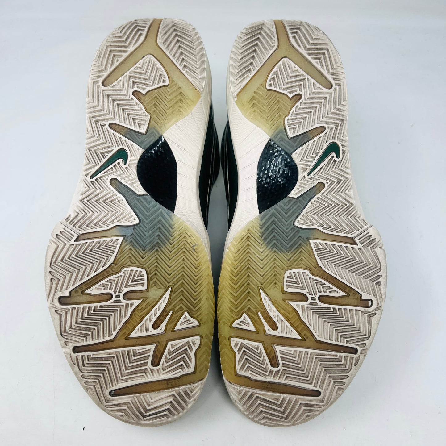 Nike Kobe 4 Protro Undefeated Milwaukee Bucks