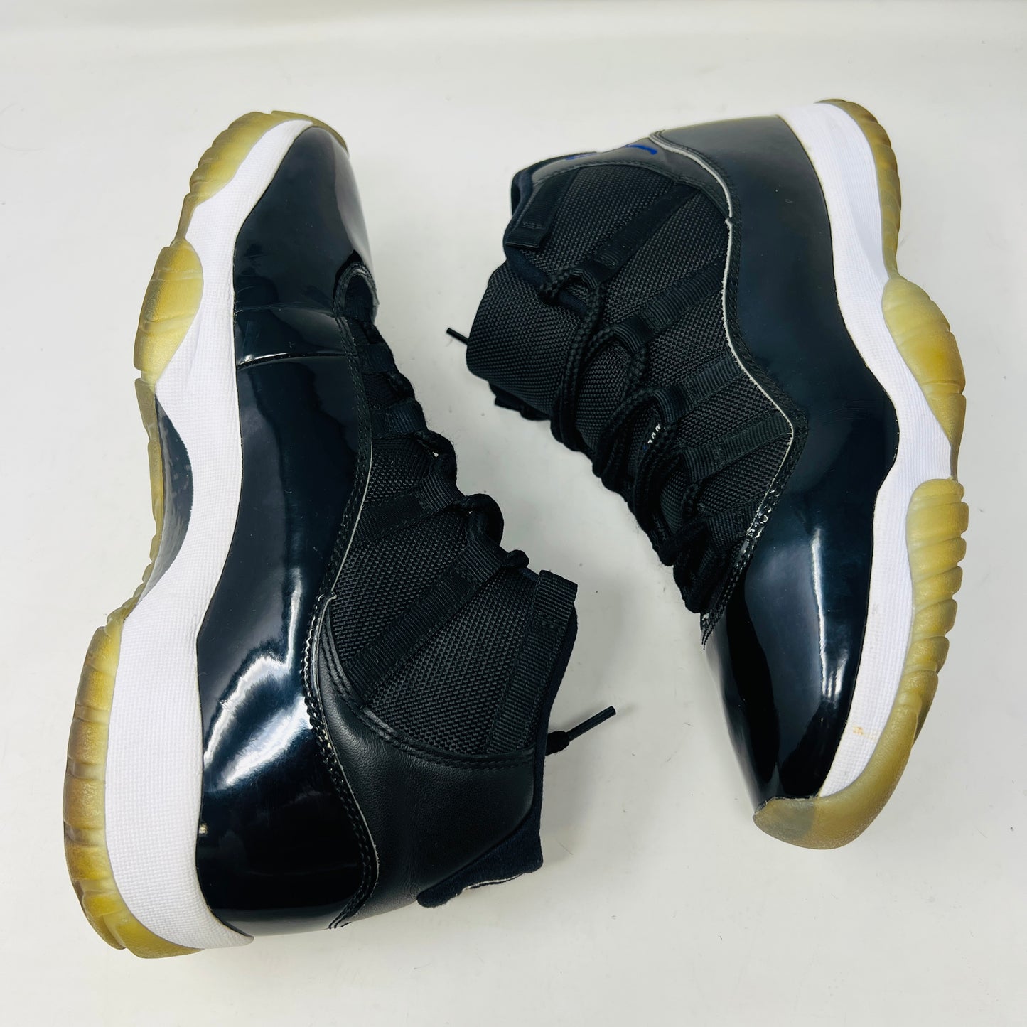 Jordan 11 Retro Space Jam (2016)