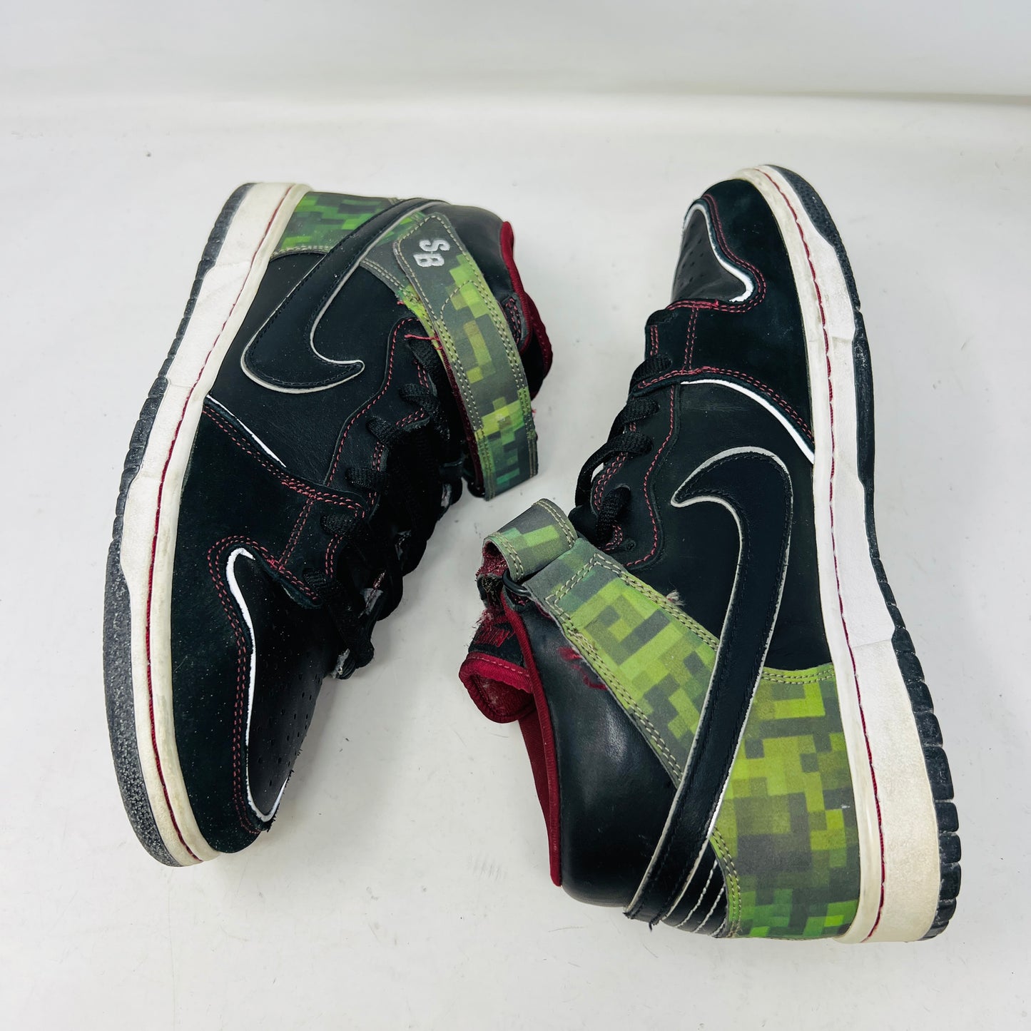 Nike SB Dunk Mid Nitraid