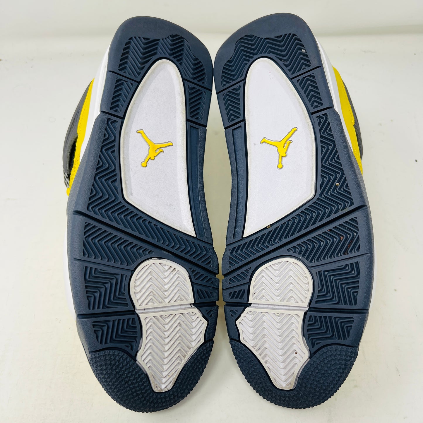 Jordan 4 Retro Lightning (2021)